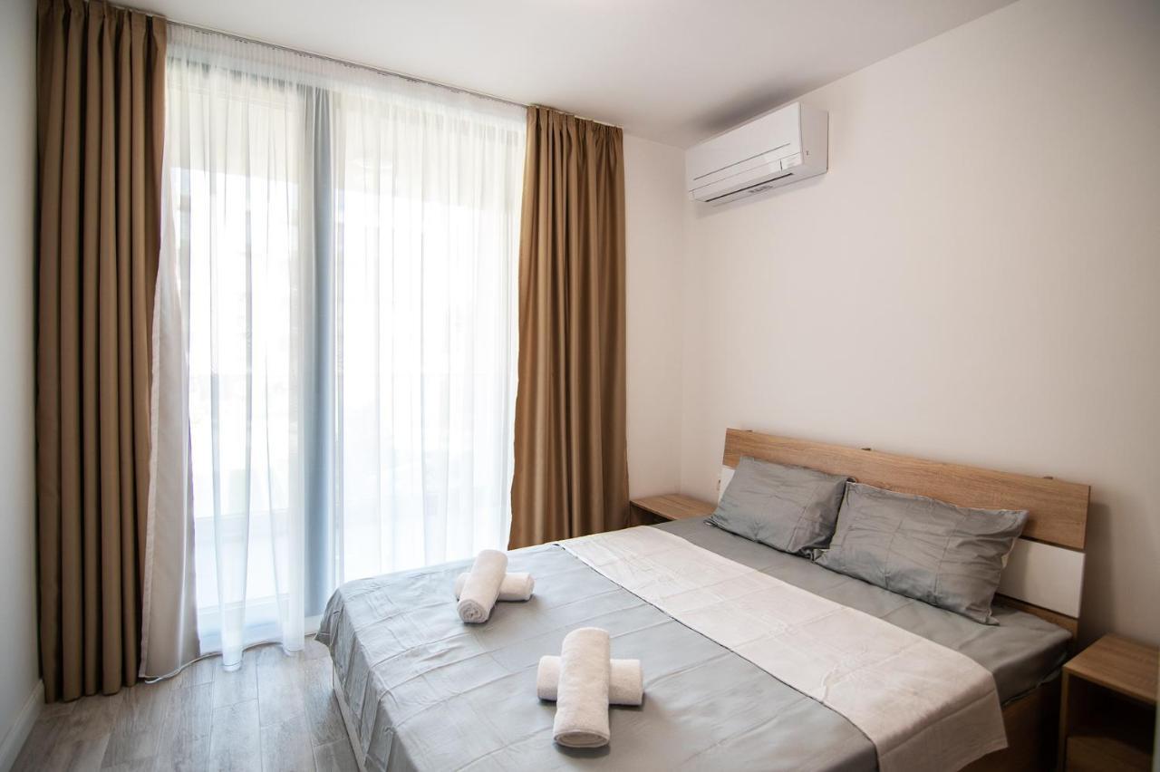 Sea Flats With Parking And Pool In Azur Residence Saints Constantine and Helena ภายนอก รูปภาพ